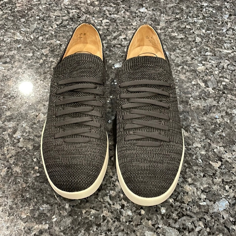 Women’s LifeStride Esme 2 Black Slip-on Sneakers NWOT Size 10M